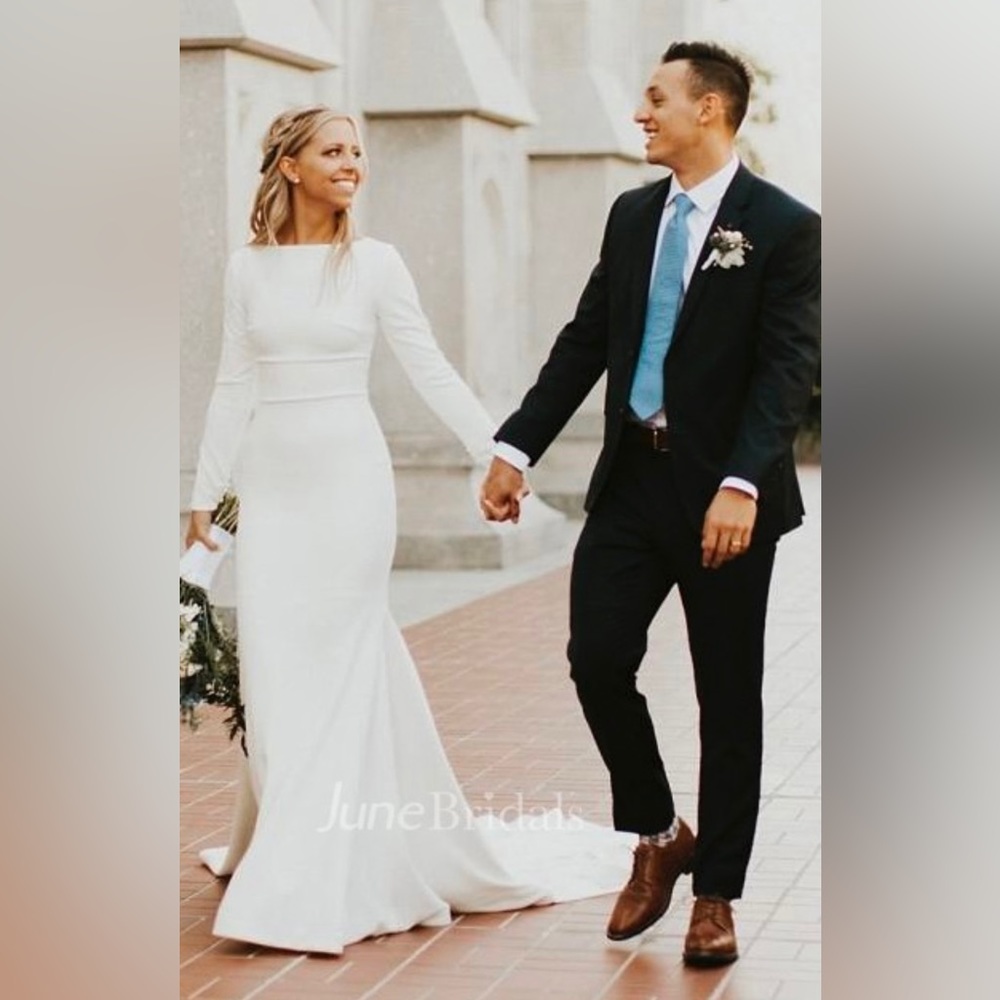 Long sleeve wedding dress